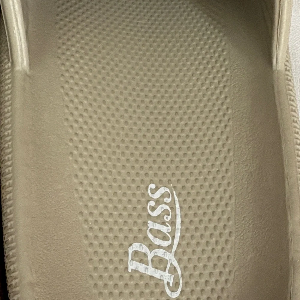 Mens G.H. Bass & Co. Taupe Slide Sandals. -New in Box! Size 11